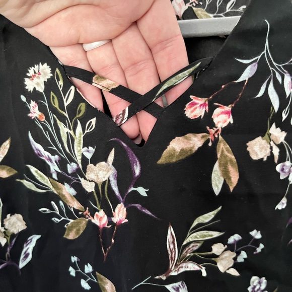 Dex floral tie sleeve blouse - Picture 2 of 5